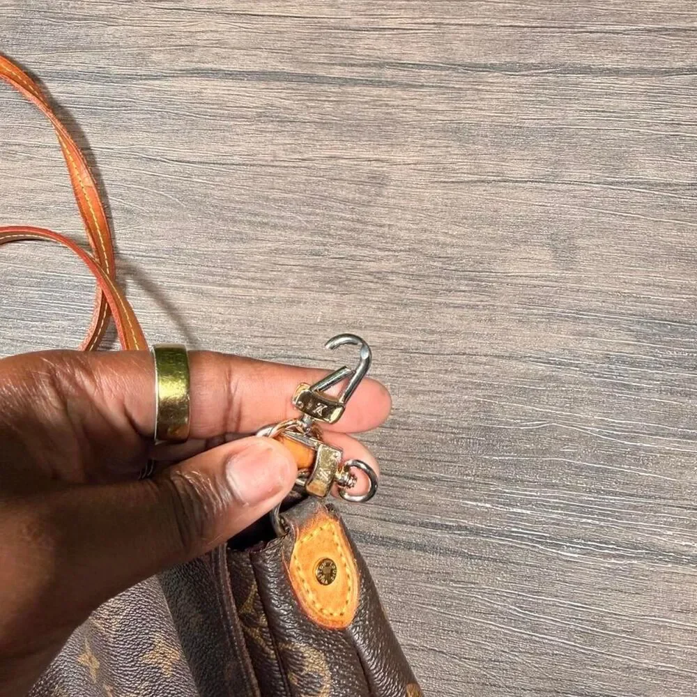 Louis-vuitton Women's Brown Bag